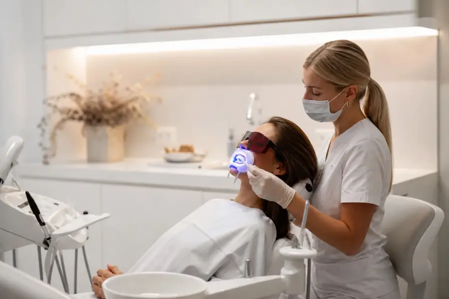 Klinikblekning med plasmaljus hos Alexiskliniken i Göteborg